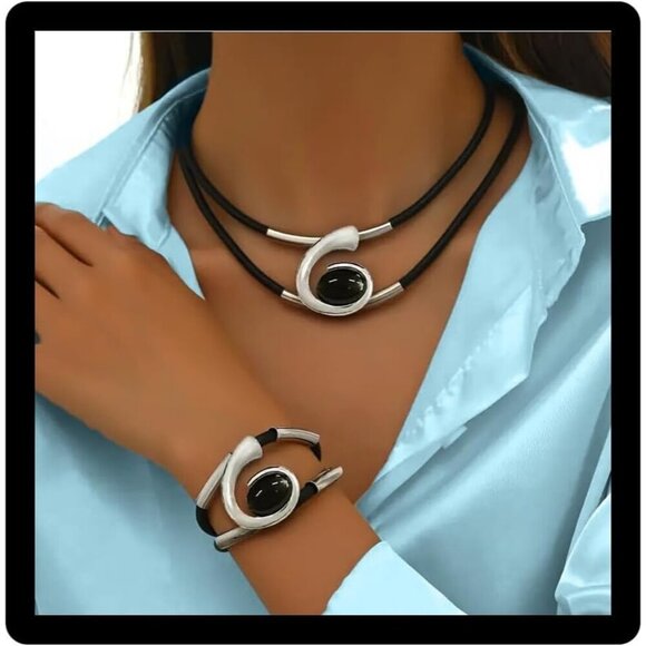 Jewelry - Silver & Black Oval Acrylic Vintage Pendant Necklace And Bracelet Set For Women